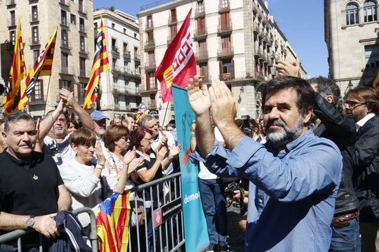 Jordi Sànchez at a protest ini Sant Jaume square in Barcelona on September 20 2017 (by Patricia Mateos)